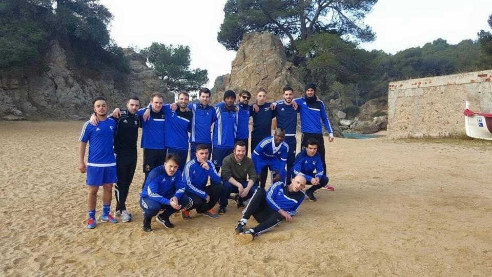 Stage d'équipe au bord de la mer