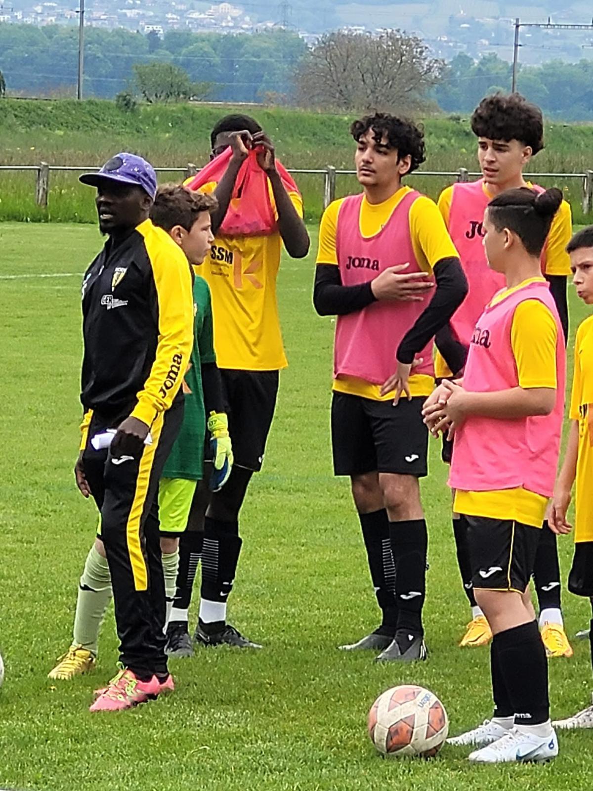 Séance d'entraînement avec des jeunes joueurs